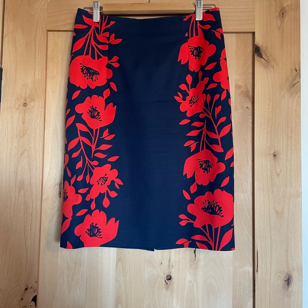 Boden Floral Pencil Skirt – Navy & Red – Size US 6P / UK 10P - Picture 2 of 6